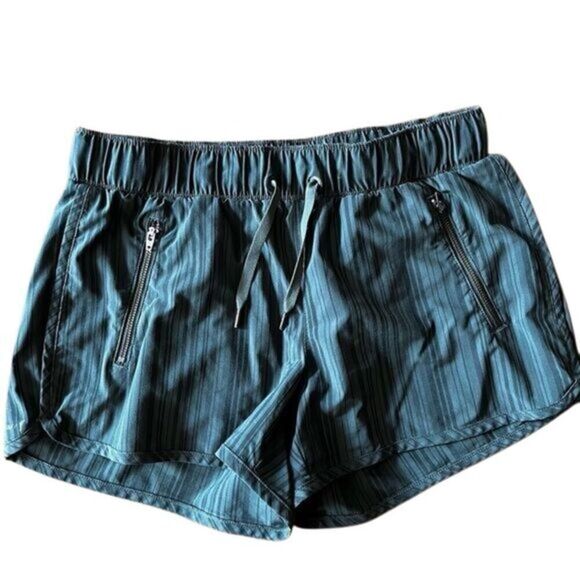 ATHLETA Perfect STRIPE SWAY Subtle Stripe Shorts ZIP Pocket - Picture 1 of 9